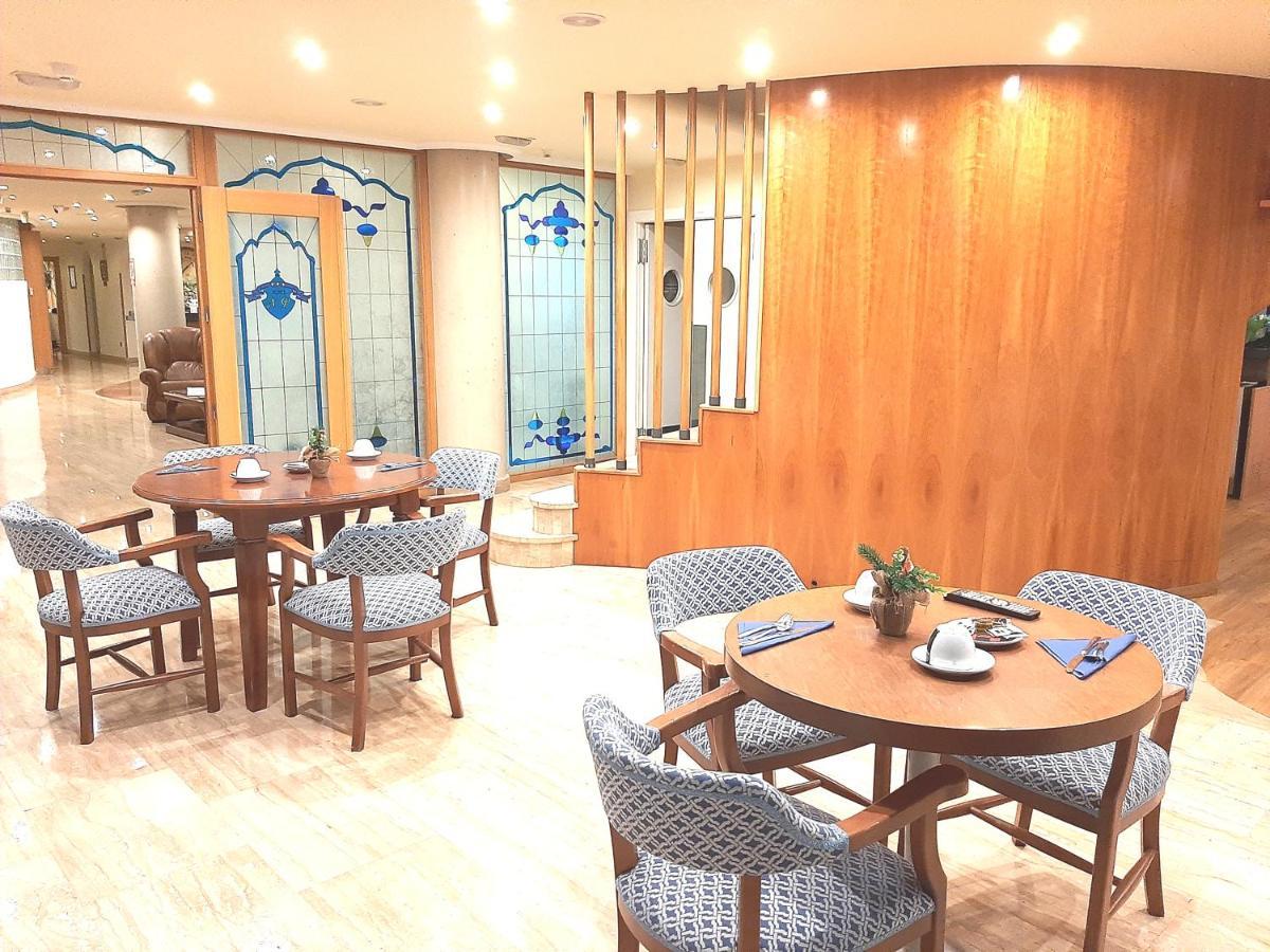 Hotel Nueva Plaza Maliaño Kültér fotó