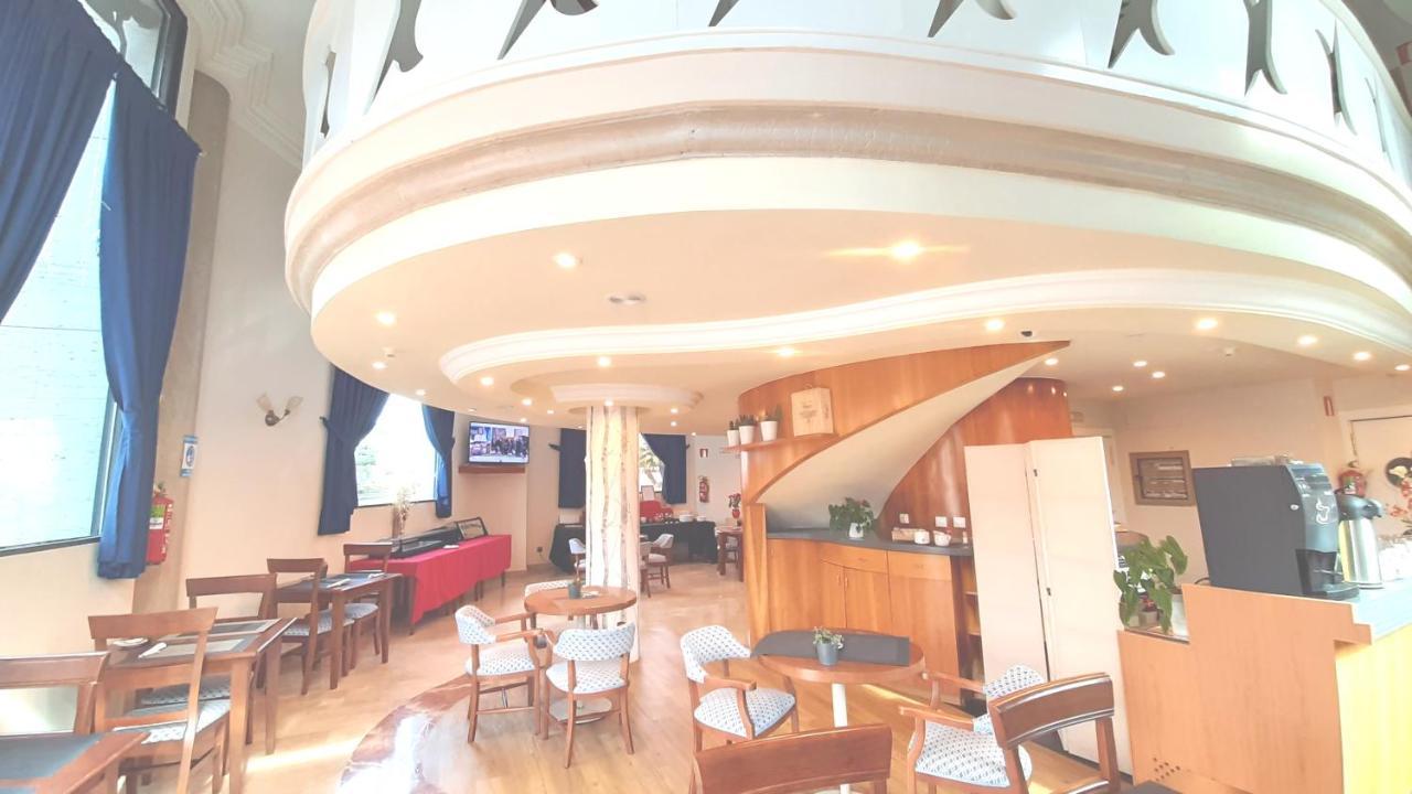 Hotel Nueva Plaza Maliaño Kültér fotó