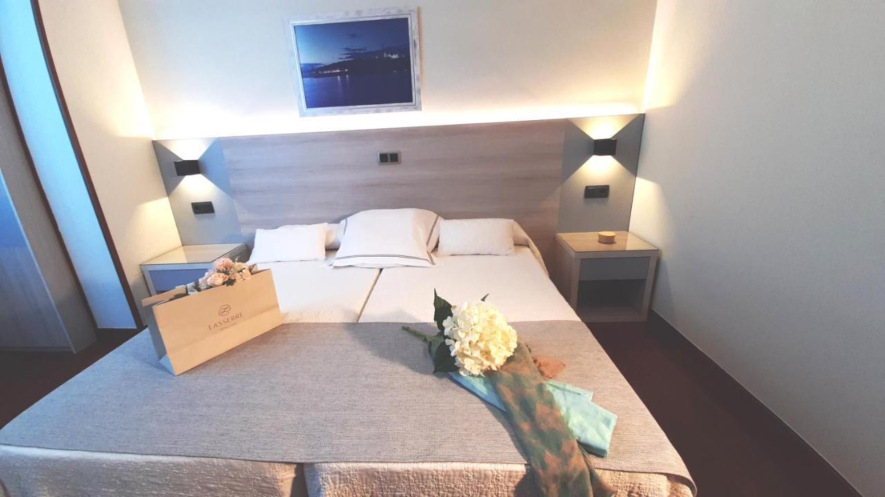 Hotel Nueva Plaza Maliaño Kültér fotó
